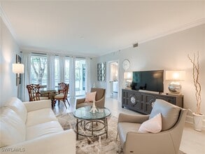 Building Photo - 1016 Manor Lake Dr