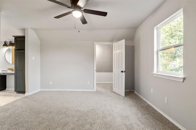 Building Photo - 3 Happy Hollow Ln