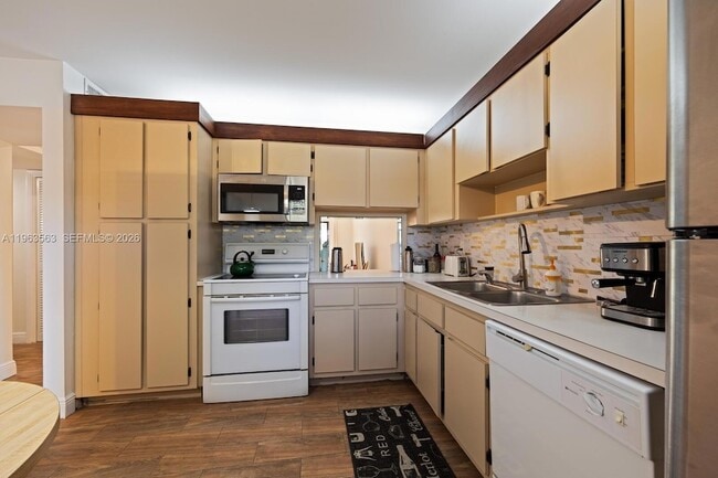 Building Photo - 200 Gate Rd