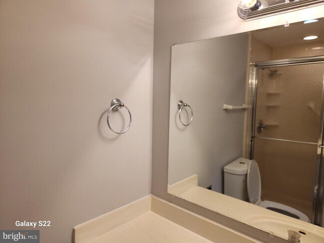 Building Photo - 1805 Crystal Dr
