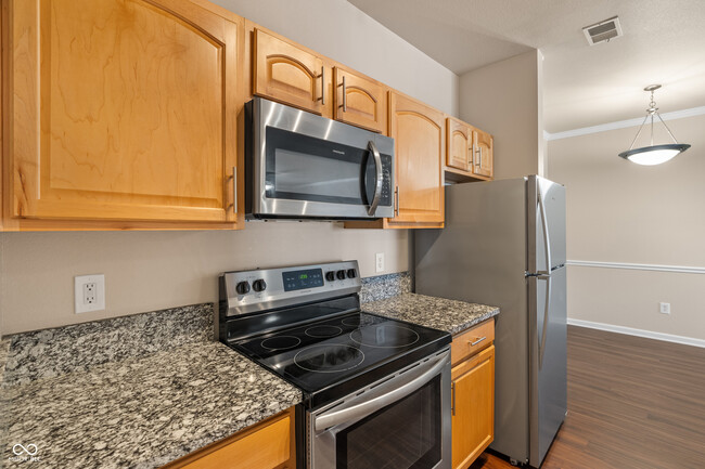 Building Photo - 12863 Tradd St
