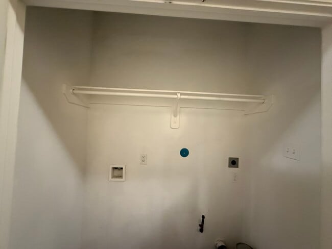 Building Photo - 6125 Rollins St