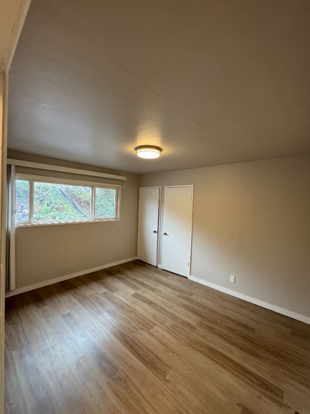 Building Photo - 4640 22nd Ave NE