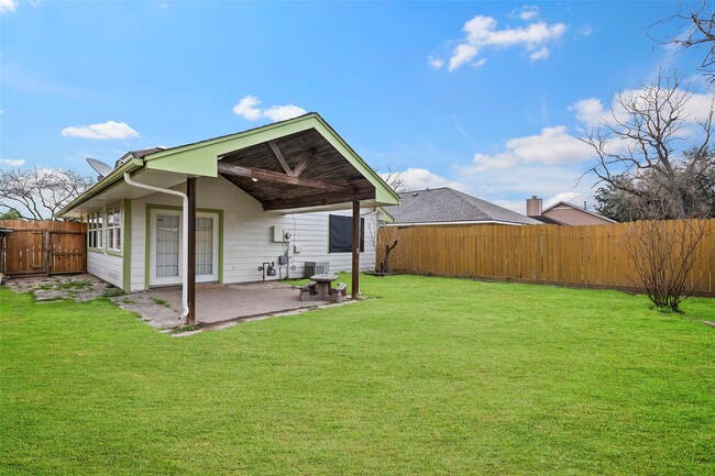 Building Photo - 13639 Tanvern Ln