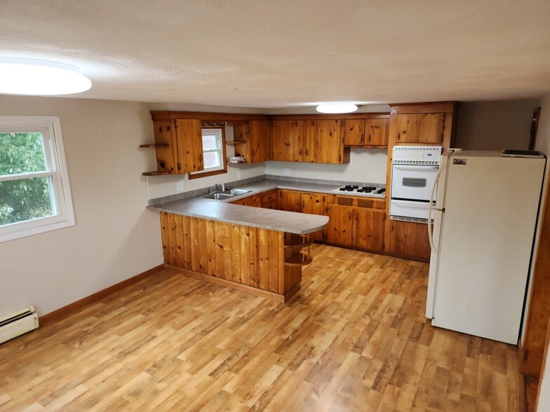 Building Photo - 601 Zimmer Ave