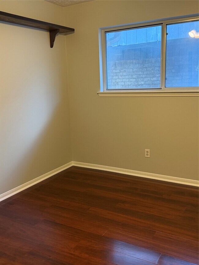 Building Photo - 11107 Sageking Dr