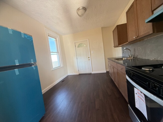 Building Photo - 26 Clarence St