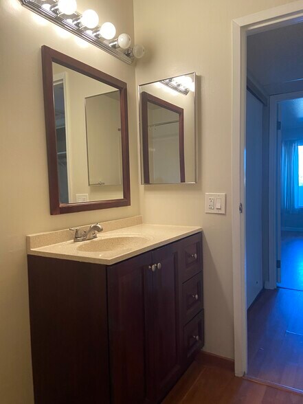 Building Photo - 281 Juana Ave