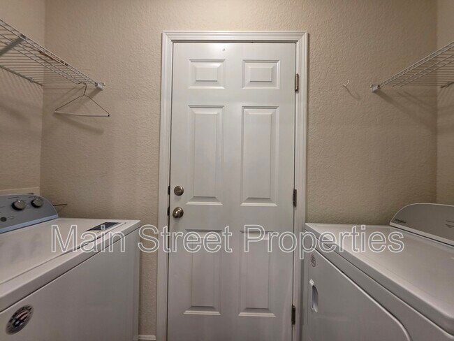Building Photo - 5165 Peach Dr