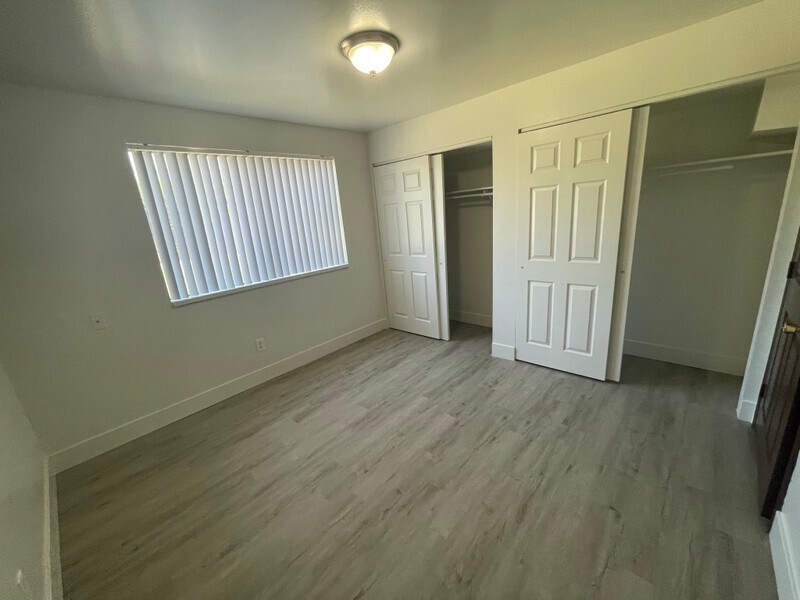 Building Photo - 459 E 2700 S