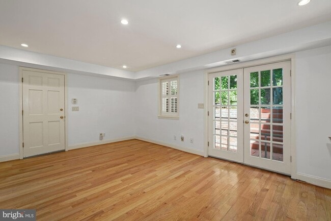 Building Photo - 1241 30th St NW