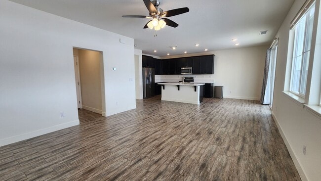Building Photo - Spacious Two Story Home in Spanish Springs