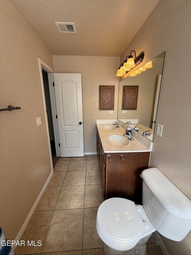 Building Photo - 14345 Desert Sage Dr