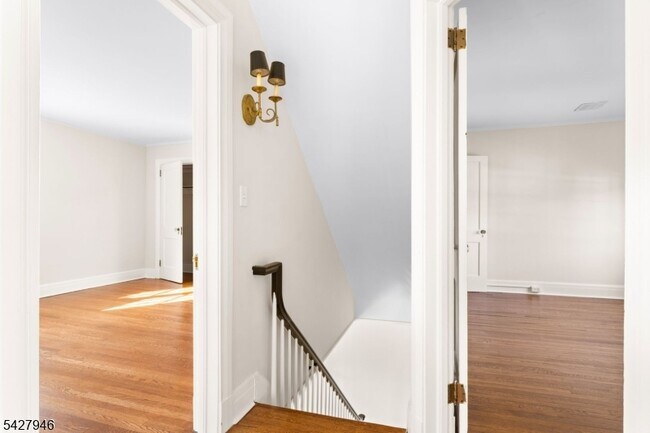 Building Photo - 57 Pomander Walk