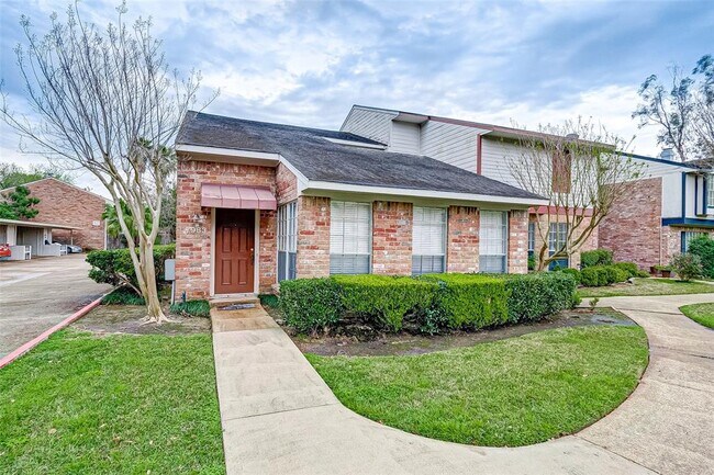 Primary Photo - 7983 Kendalia Dr