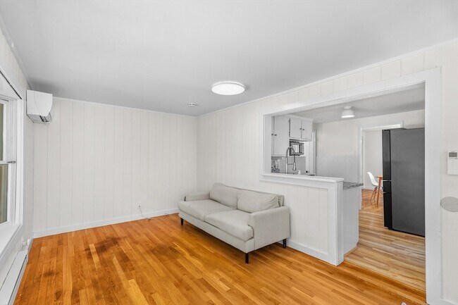 Building Photo - 567 Poplar St