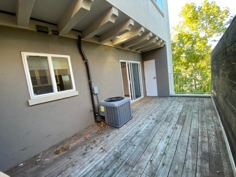 Building Photo - 2131 Carlmont Dr