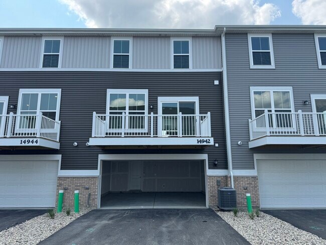 Building Photo - 14942 S McCarthy Cir