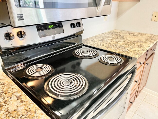 Building Photo - 2300 Old Spanish Trl