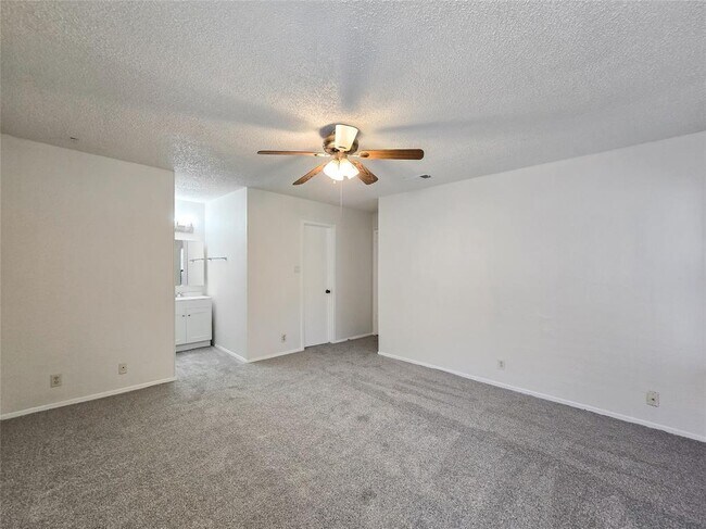 Building Photo - 8418 Fathom Cir