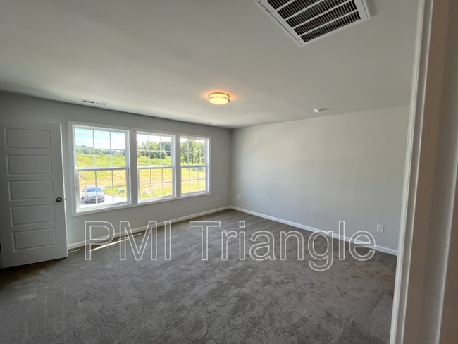 Building Photo - 272 Shingle Oak Rd