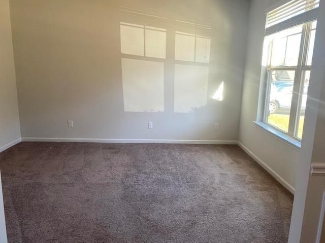 Building Photo - 5650 Mirror Lake Dr