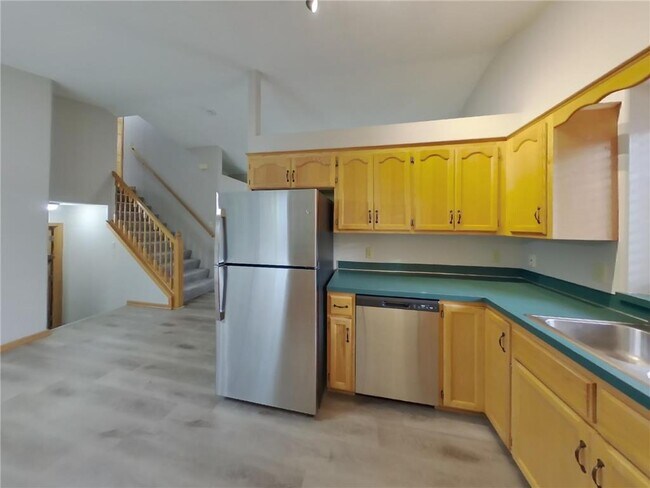 Building Photo - 2661 Oak Ridge Dr