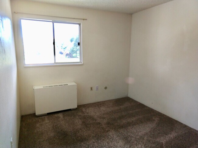 Building Photo - Updated 3 Bedroom Condo in the Wimbledon NOW AVAILABLE