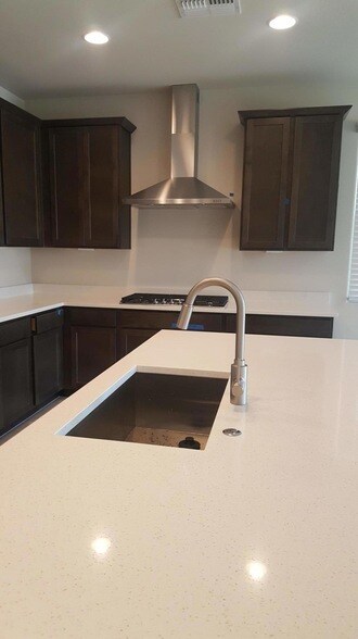 Building Photo - 22857 E Marsh Rd