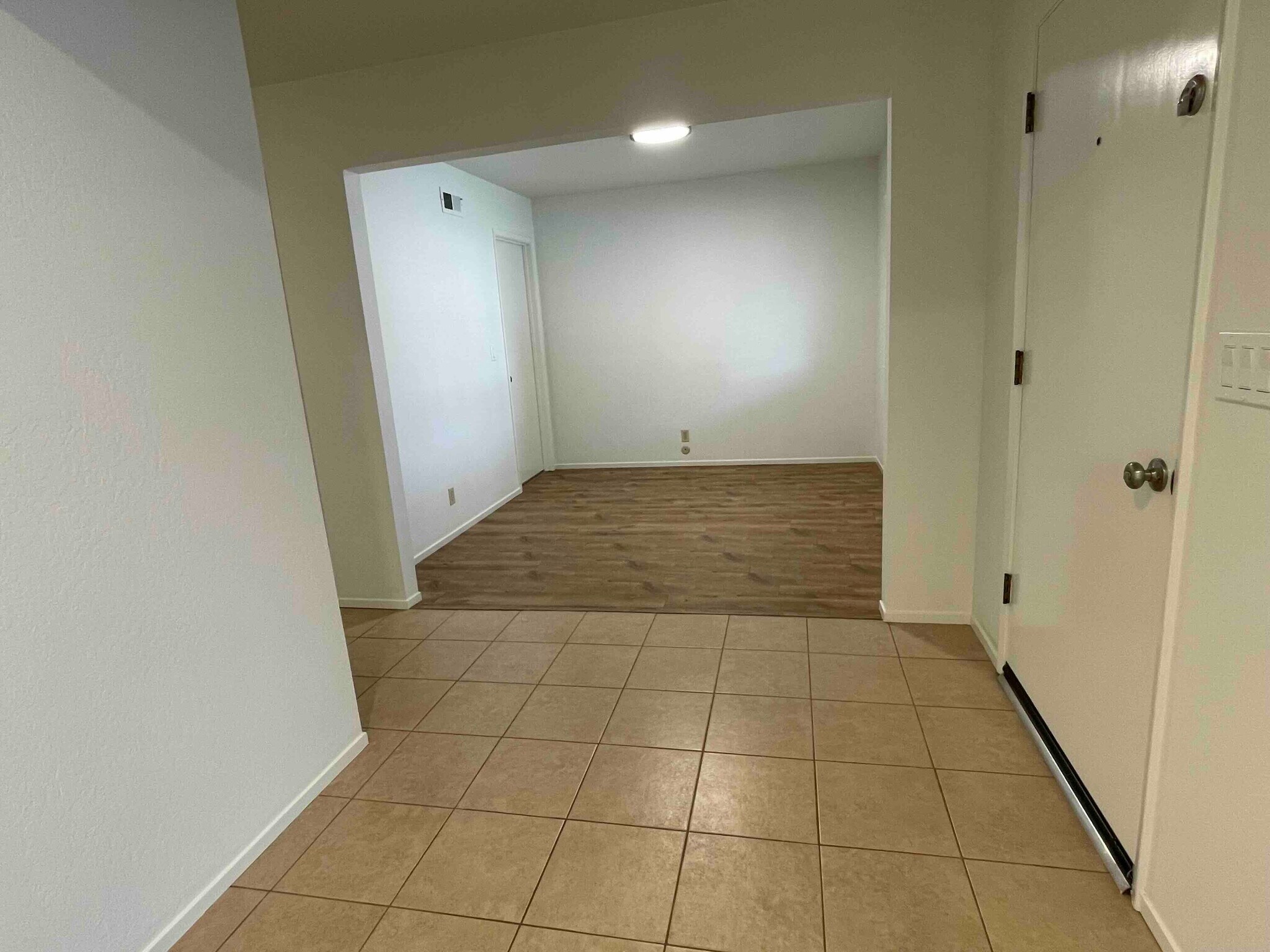 Entryway from front door and dining room. - 3724 Edgefield Drive