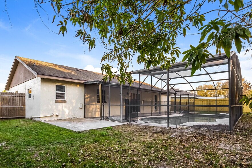 Building Photo - 829 W Birchwood Cir