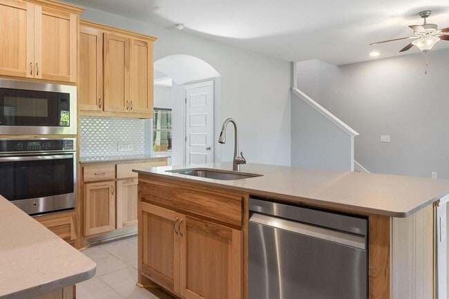 Building Photo - 8712 Slater Dr