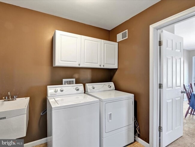 Building Photo - 405 Millbach Rd