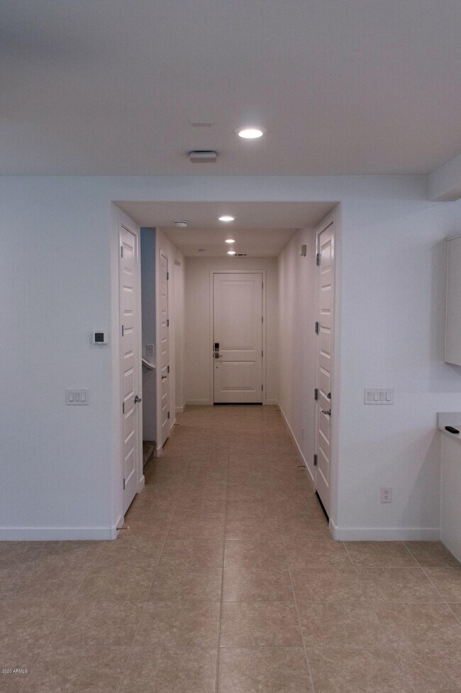 Building Photo - 1106 E Weatherby Way