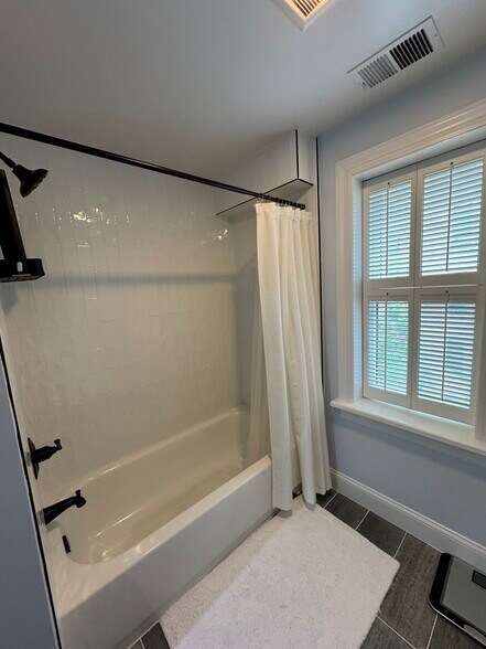 Building Photo - 1724 17th St NW