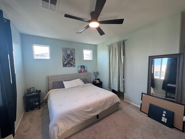Building Photo - 5503 Sandcliff Ln