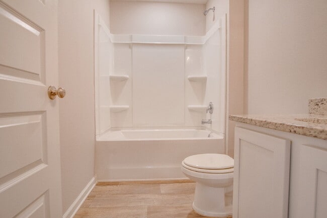 Building Photo - Lakeshore Preserve 3BR Home with Garage – ...