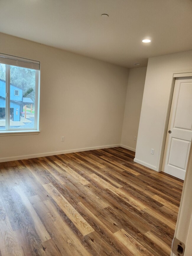 Building Photo - 1319 Park Ln