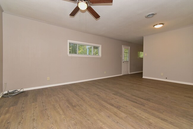 Building Photo - 50003 Del Ra Dr