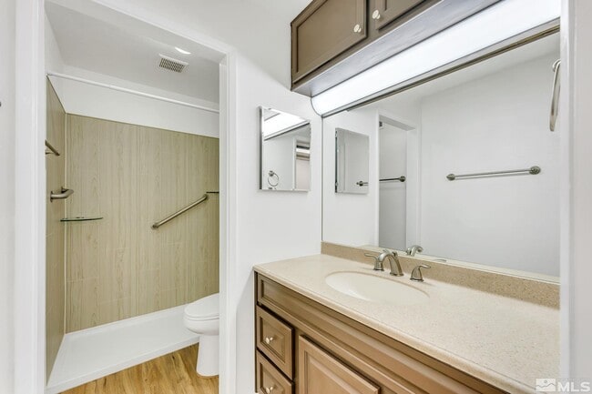 Building Photo - 536 Nichols Blvd