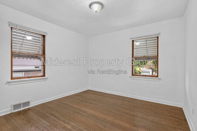 Building Photo - 8327 Sunbury Ave