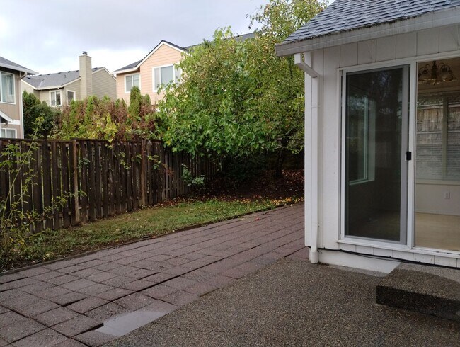 Building Photo - Available NOW! Bright Four Bedroom Bethany Home Open Kitchen/Dining/Family Room, Fenced Yard & Ya...