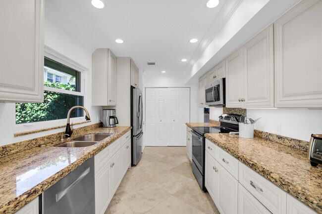 Building Photo - 4161 U.S. Hwy 1