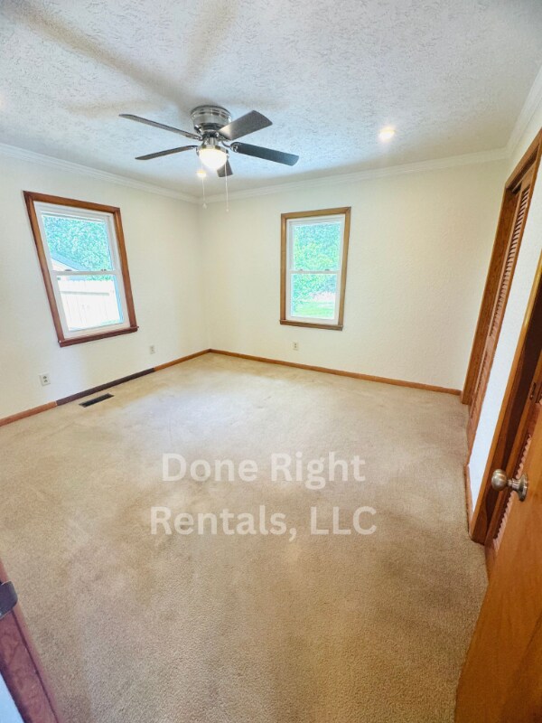 Building Photo - 388 E Noel Dr