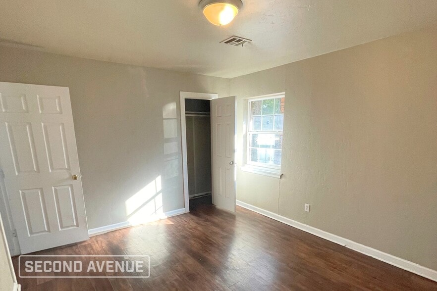 Building Photo - 1521 Meyers Pl