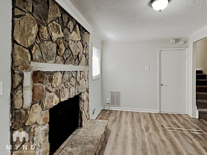 Building Photo - 567 Cherry Ln