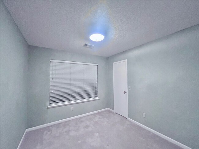 Building Photo - 10011 Territory Ln