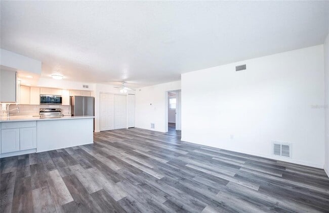 Building Photo - 717 E Gulf Blvd