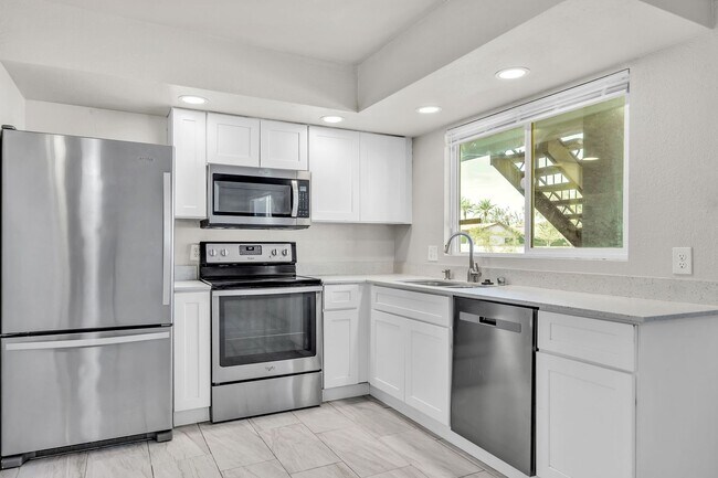 Building Photo - 45 N Phyllis