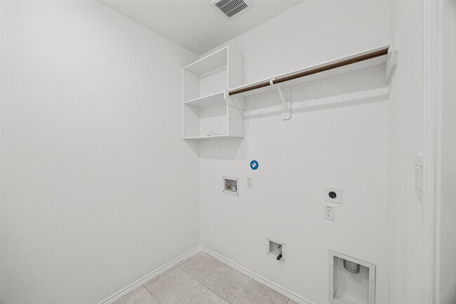 Building Photo - 1810 Winston Store Lp